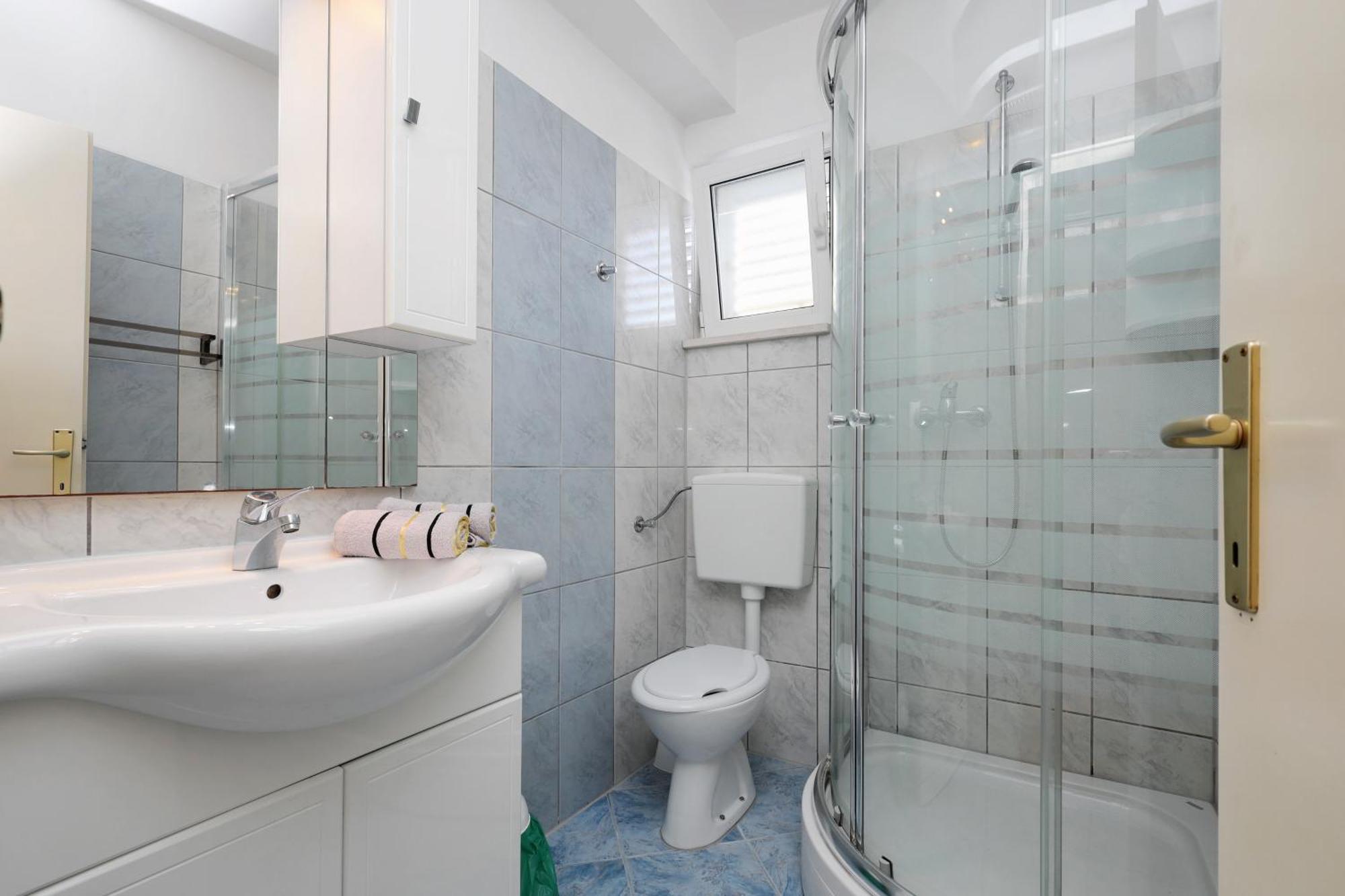 Apartment By The Sea Brela, Makarska - 18356