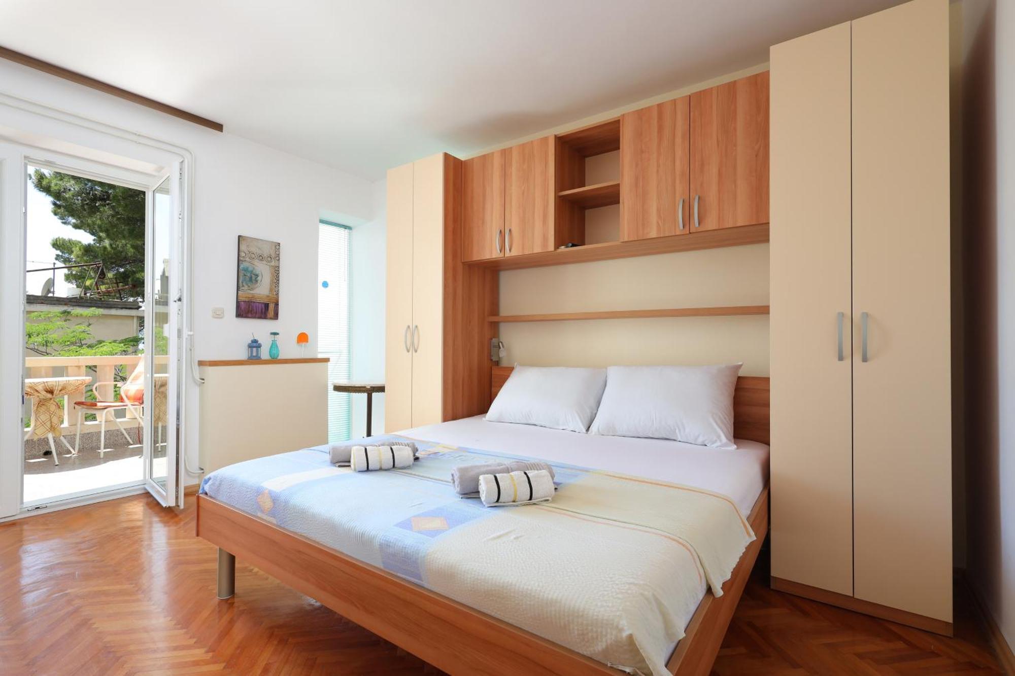 By The Sea Brela, Makarska - 18356 Apartment *