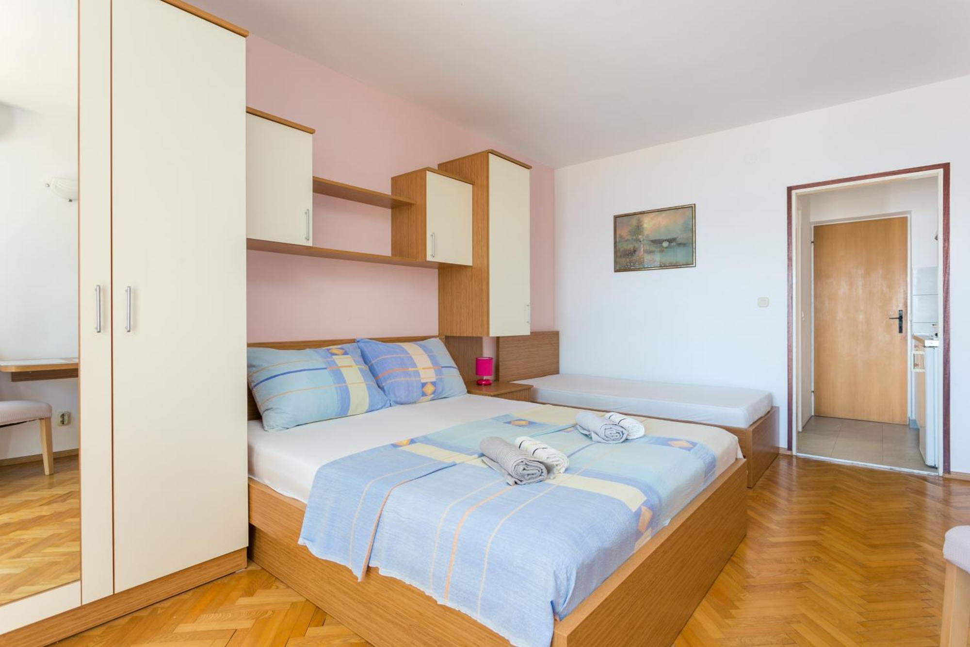 Apartment By The Sea Brela, Makarska - 18356 Brela