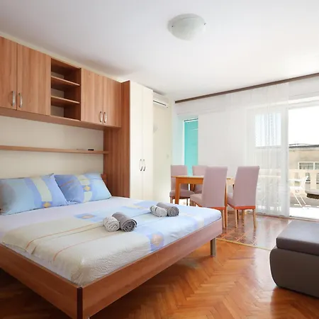 Apartments By The Sea Brela, Makarska - 18356 Exterior photo