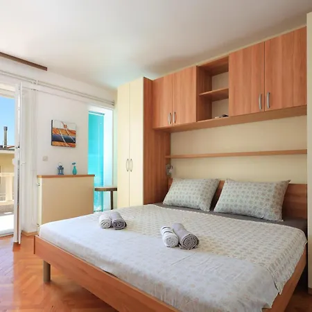 Apartments By The Sea Brela, Makarska - 18356 Exterior photo