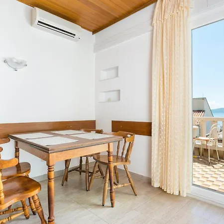 Apartments By The Sea Brela, Makarska - 18356 Exterior photo