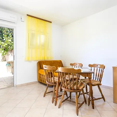 Apartments By The Sea Brela, Makarska - 18356 Exterior photo