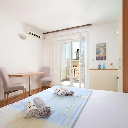 Apartments By The Sea Brela, Makarska - 18356 Room photo