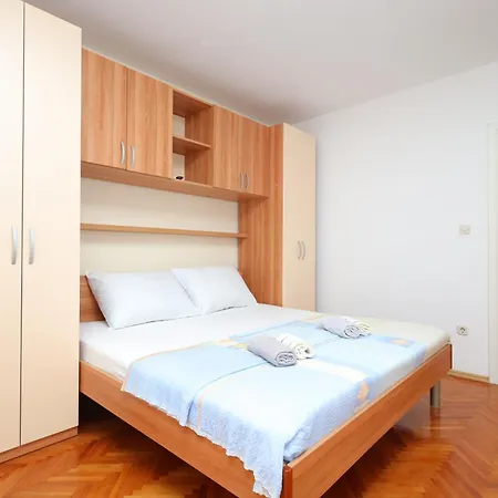 Apartments By The Sea Brela, Makarska - 18356 Room photo