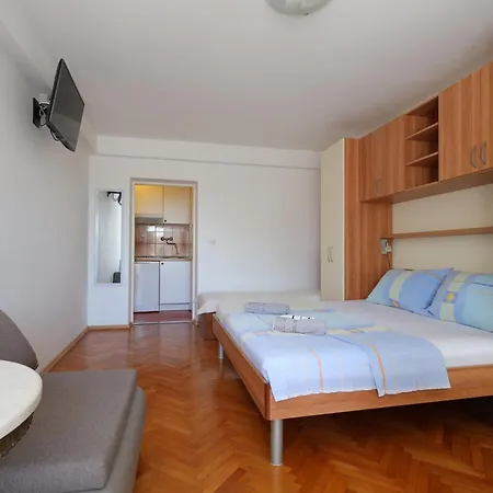 Apartments By The Sea Brela, Makarska - 18356 Room photo