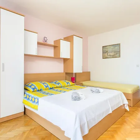 Apartments By The Sea Brela, Makarska - 18356 Room photo