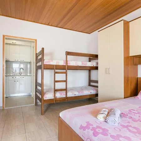Apartments By The Sea Brela, Makarska - 18356 Room photo