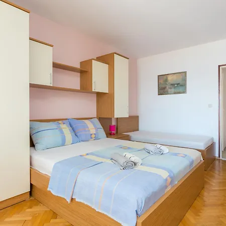 Apartments By The Sea Brela, Makarska - 18356 Room photo