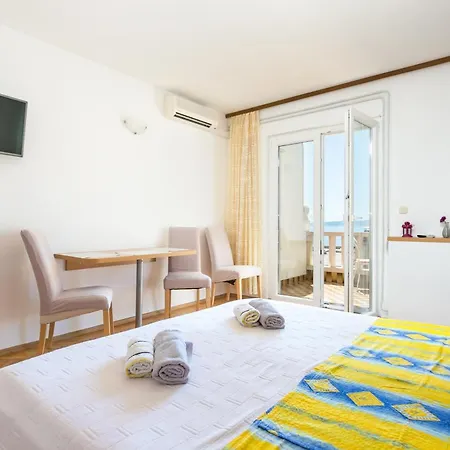 Apartments By The Sea Brela, Makarska - 18356 Room photo