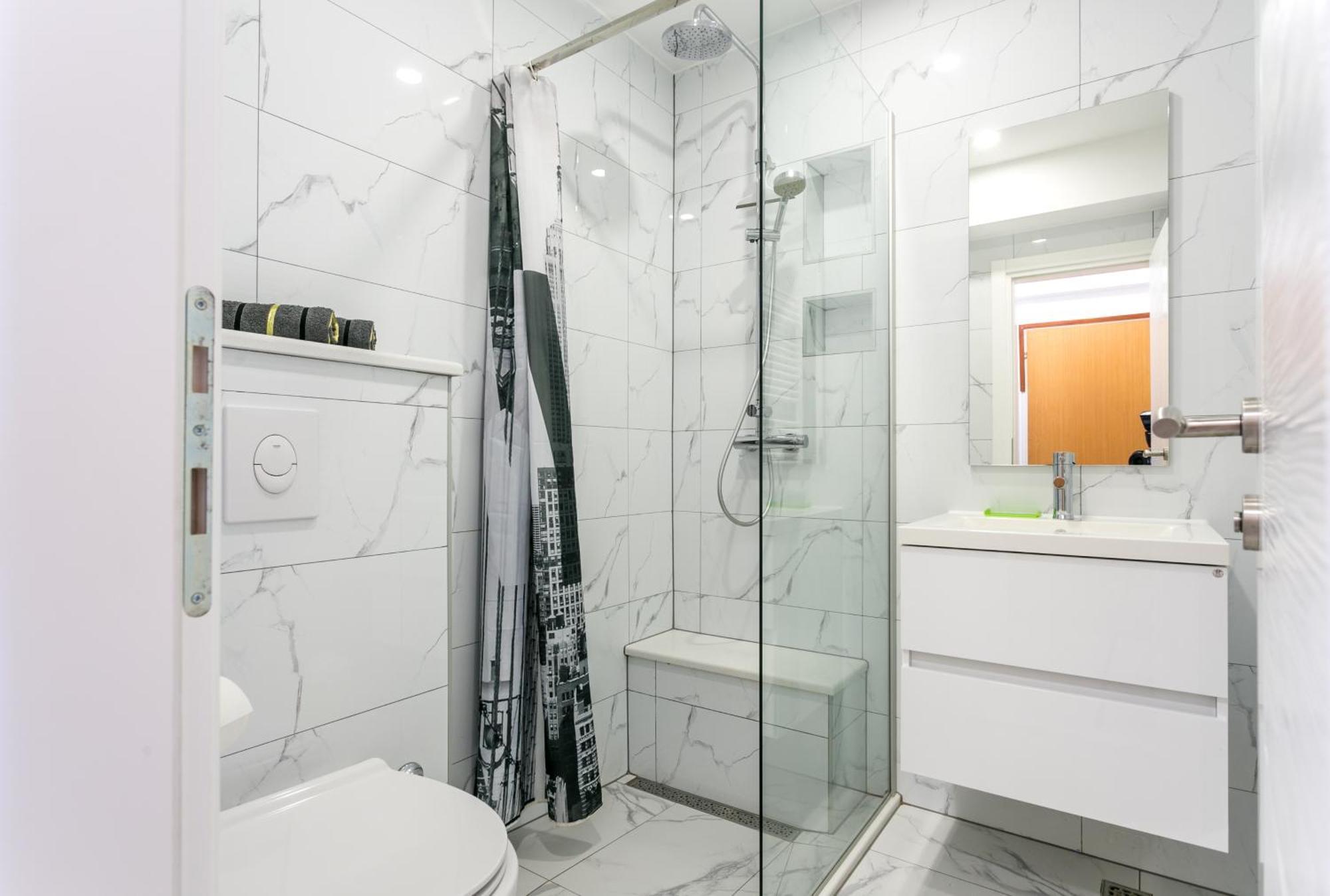 Appartement By The Sea Brela, Makarska - 18356 Brela