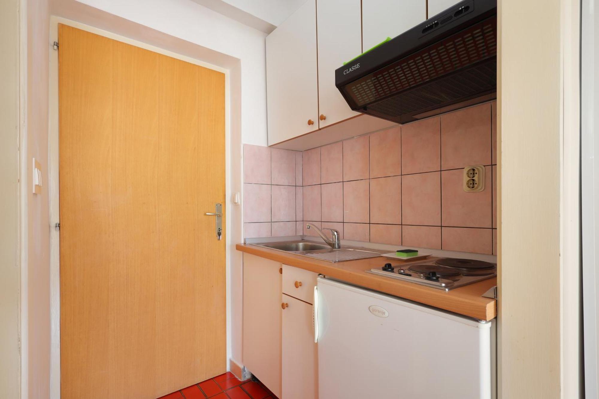 Appartement By The Sea Brela, Makarska - 18356 Brela