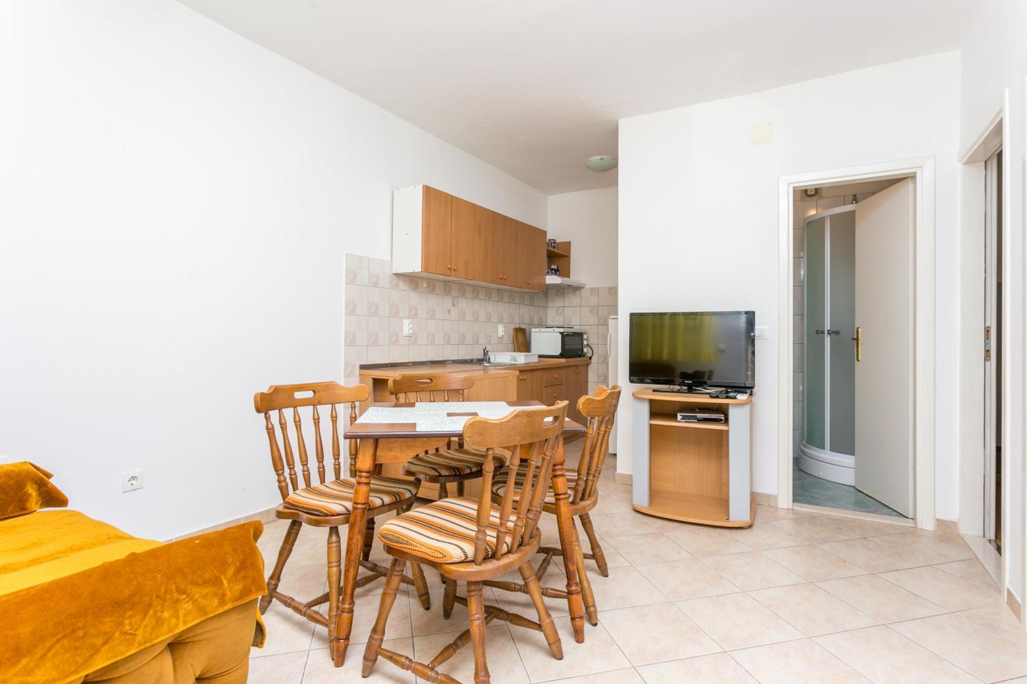 Appartement By The Sea Brela, Makarska - 18356 *
